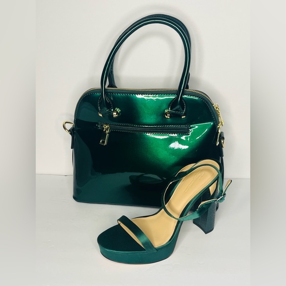 Elegant Green Handbag - Picture 3 of 6